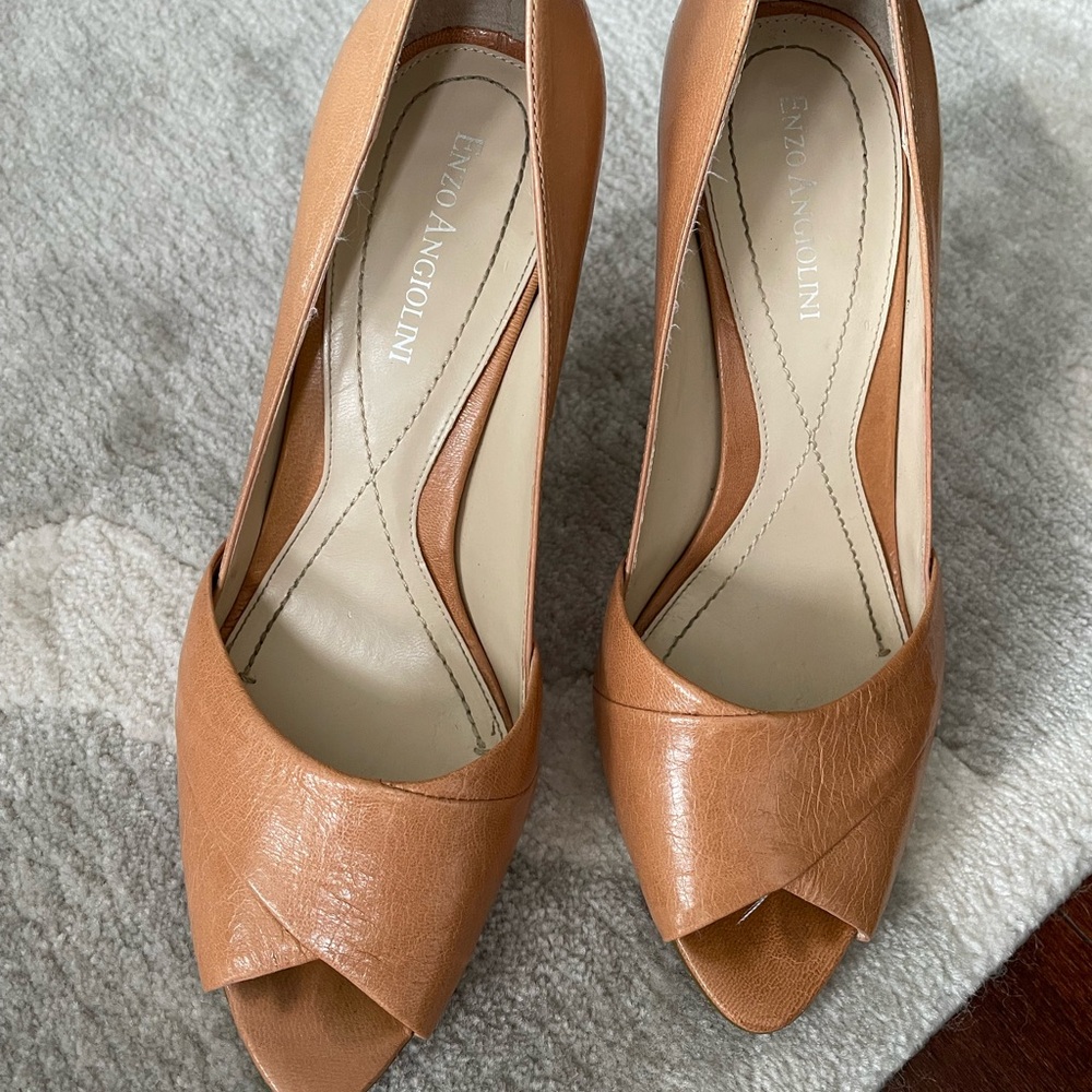 Enzo Angiolini Women's Tan Peep Toe Heels